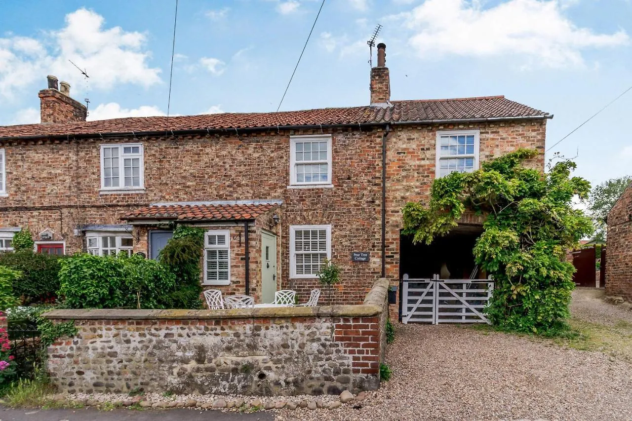 Pear Tree Cottage, Great Ouseburn 0*,